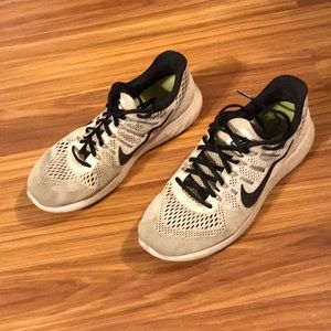 Nike Lunarglide 8 Dynamic Support running shoes